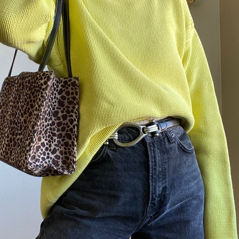 adjustable hook and loop belt - image 2